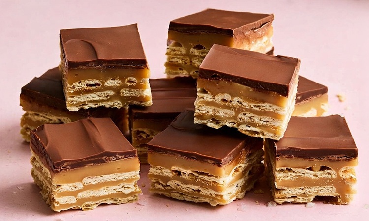 triple decker bar frozen yogurt